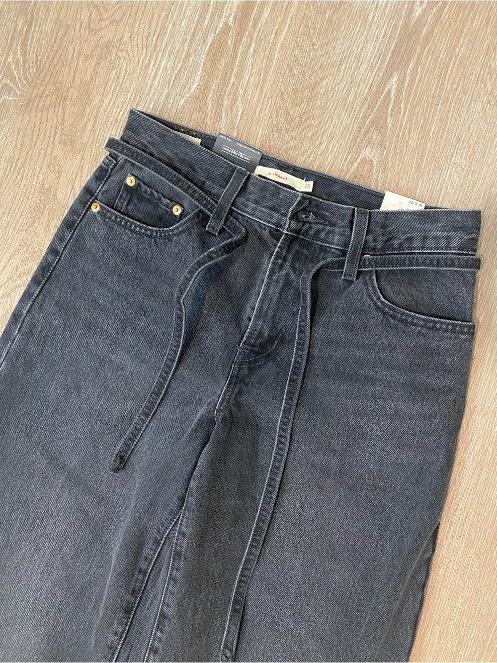 NWT Levi’s XL Straight Jean in Black (wide leg) - Picture 4 of 6